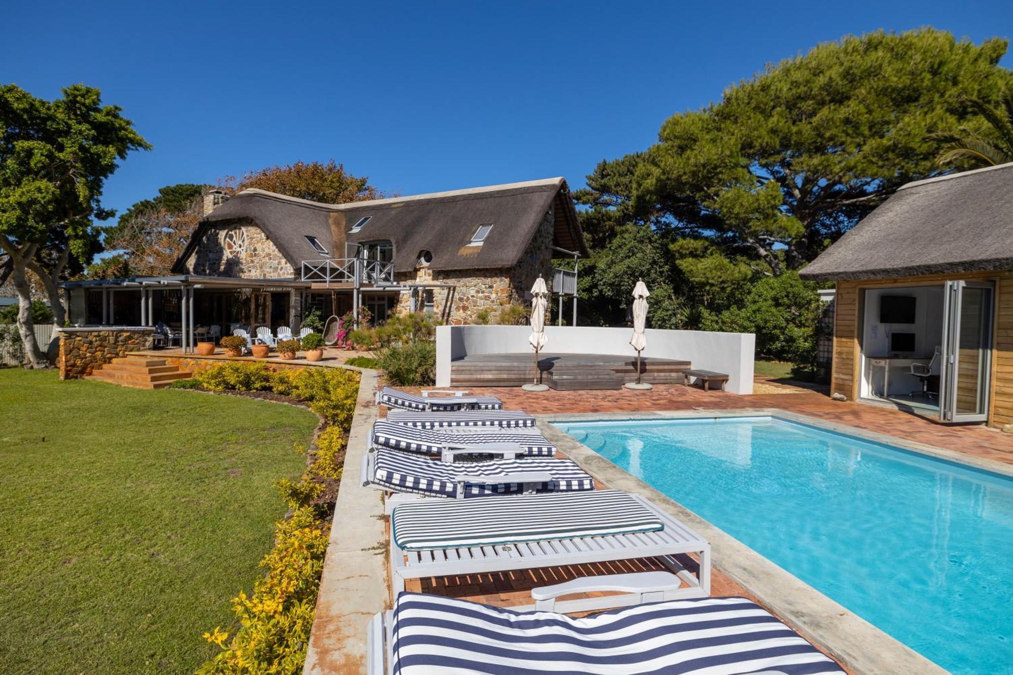 Chapmans Peak Noordhoek Cape Town. Holiday home